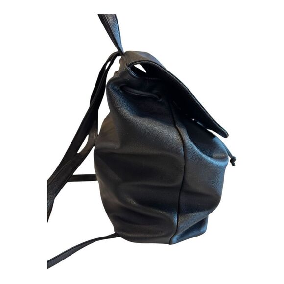 VICTORIA’S SECRET Limited Edition Logo Backpack Purse Bag Black Faux Leather - Picture 4 of 10